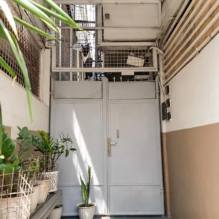 Transient Hotel Near Ayala And Washington Makati