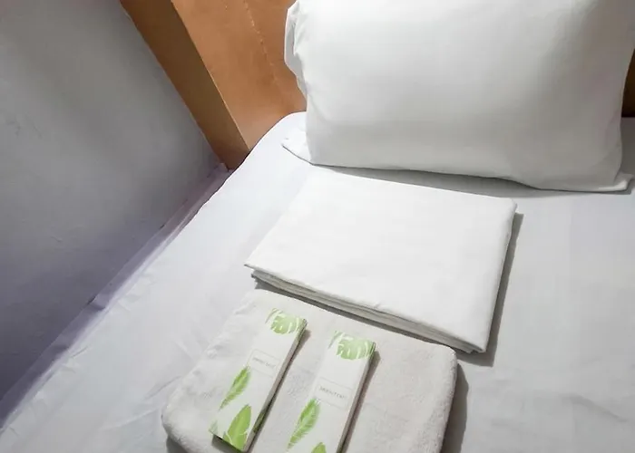 Hôtel capsule Transient Near Ayala And Washington Makati